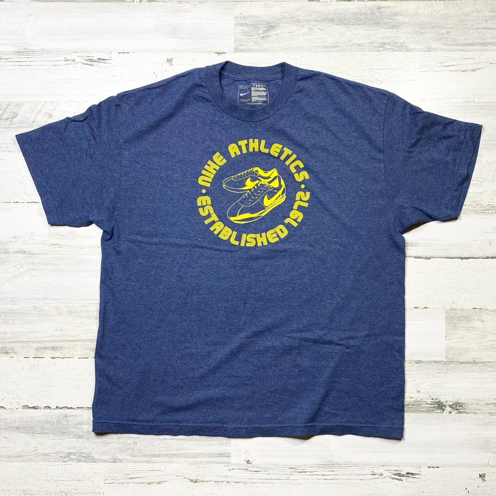 Nike Men’s Retro Running Shoe T-Shirt